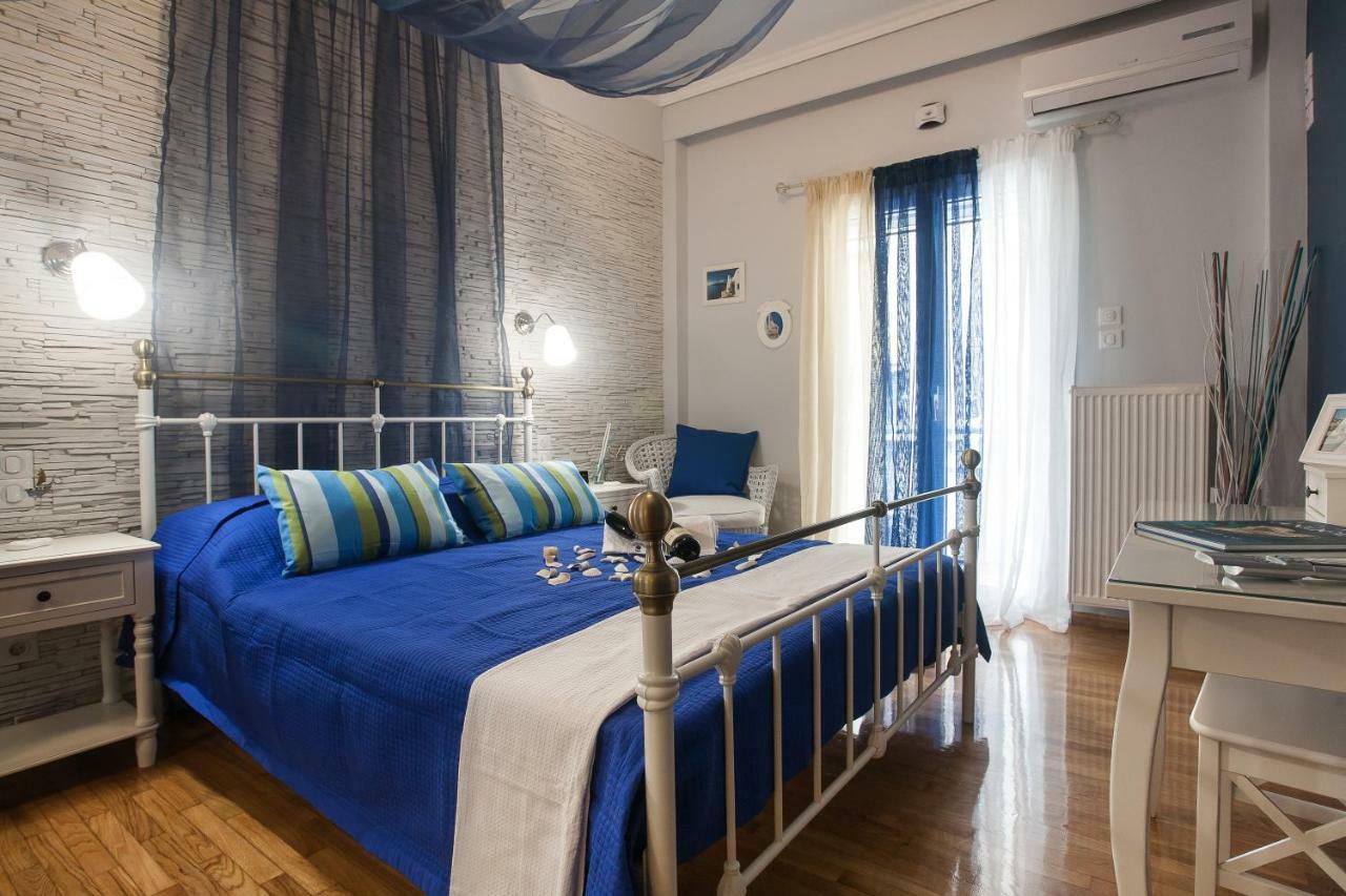 Pretty Rooms In Gold And Blue Apartment In Safe Central Area Афины Экстерьер фото